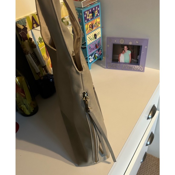 COPY - Fantastic like new oversized bag priced to sell! - Picture 5 of 7